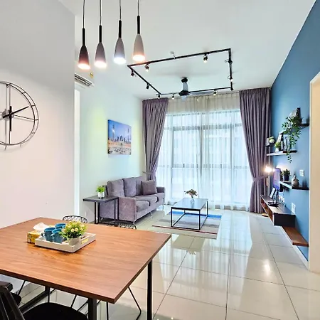 Cozy Apartment Near Ioi City Mall, Maeps Serdang, Putrajaya By Cloud Host Room photo
