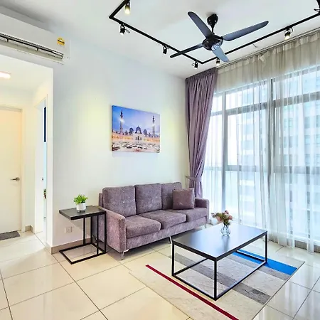 Cozy Apartment Near Ioi City Mall, Maeps Serdang, Putrajaya By Cloud Host Room photo