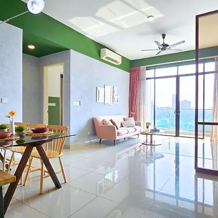 Cozy Apartment Near Ioi City Mall, Maeps Serdang, Putrajaya By Cloud Host Room photo