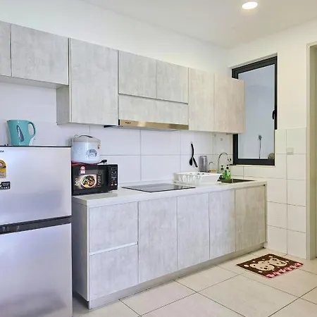 Cozy Apartment Near Ioi City Mall, Maeps Serdang, Putrajaya By Cloud Host Room photo