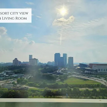Cozy Apartment Near Ioi City Mall, Maeps Serdang, Putrajaya By Cloud Host Room photo
