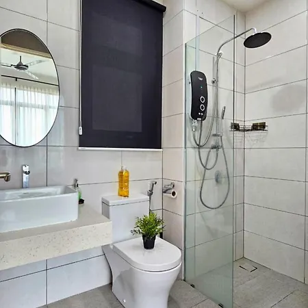 Cozy Apartment Near Ioi City Mall, Maeps Serdang, Putrajaya By Cloud Host Room photo