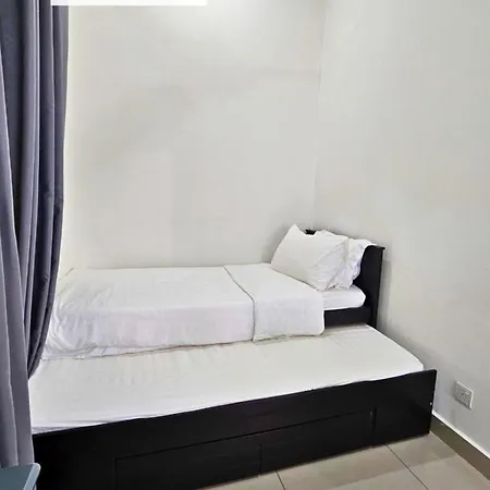 Cozy Apartment Near Ioi City Mall, Maeps Serdang, Putrajaya By Cloud Host Room photo