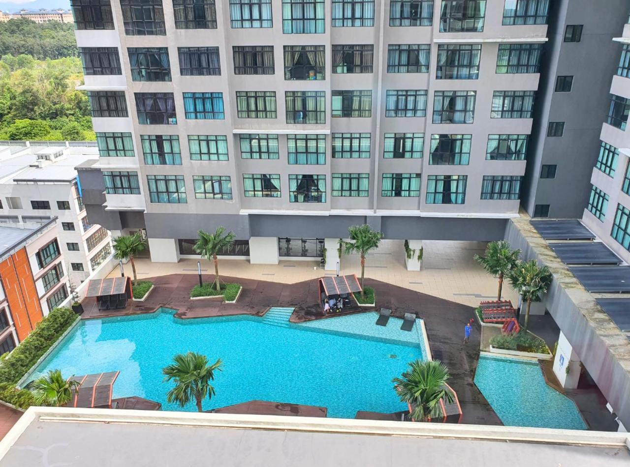 Apartment Cozy Near Ioi Mall, Maeps Serdang, By Cloud Host *