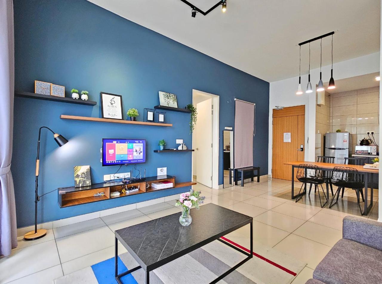 Cozy Near Ioi Mall, Maeps Serdang, By Cloud Host Apartment *