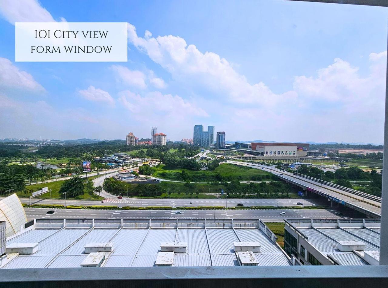 Cozy Near Ioi Mall, Maeps Serdang, By Cloud Host Apartment *