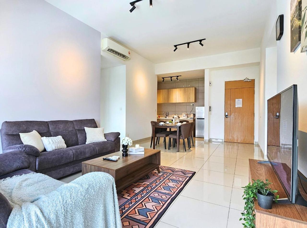 Apartment Cozy Near Ioi Mall, Maeps Serdang, By Cloud Host *