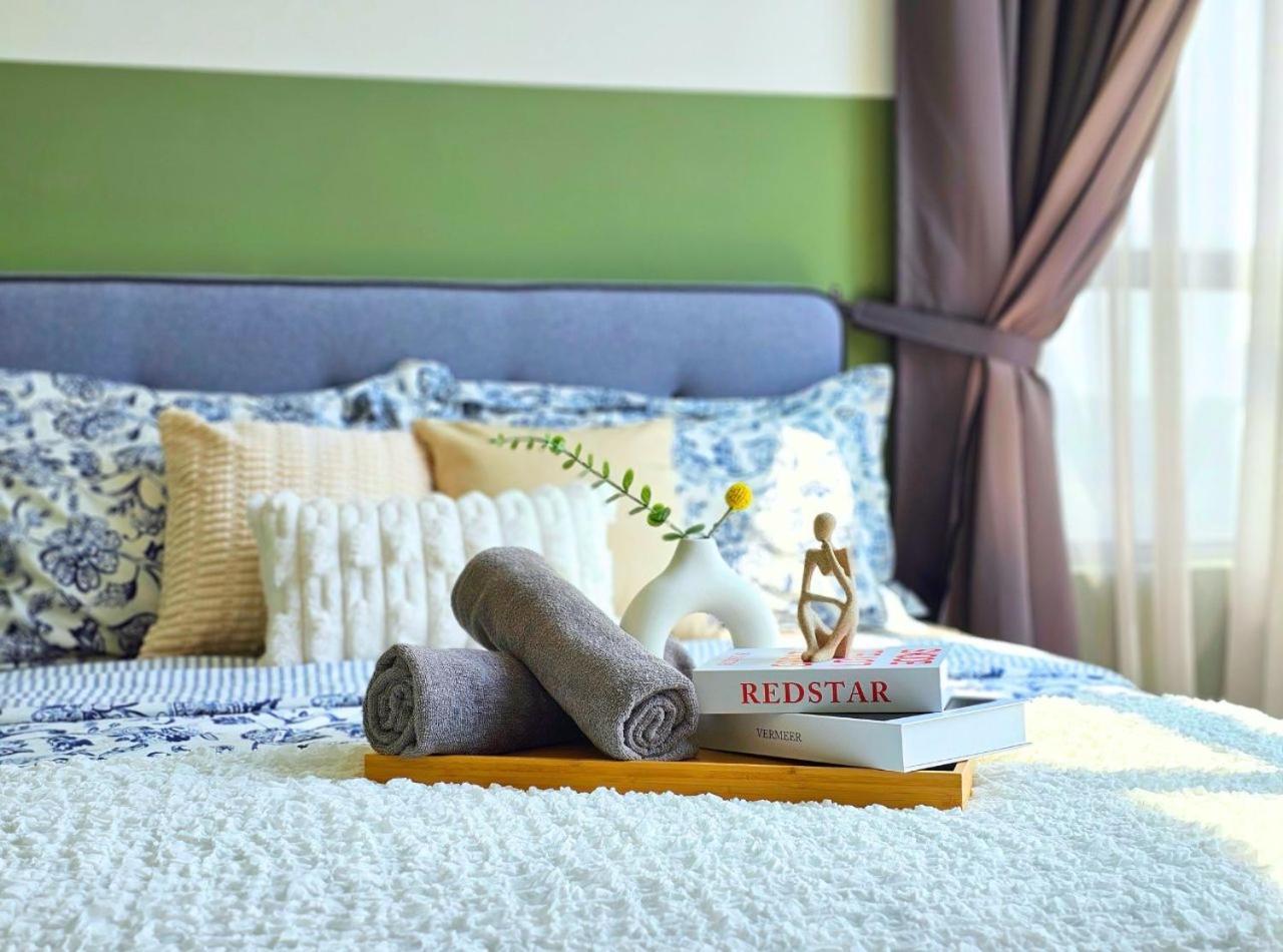 Cozy Near Ioi Mall, Maeps Serdang, By Cloud Host Apartment *