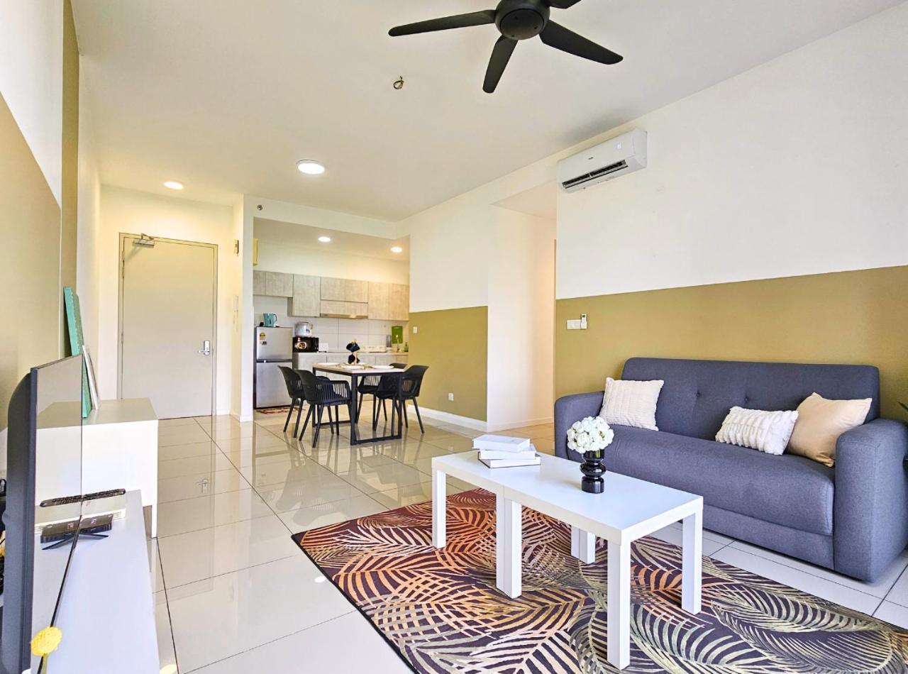 Apartment Cozy Near Ioi Mall, Maeps Serdang, By Cloud Host Putrajaya