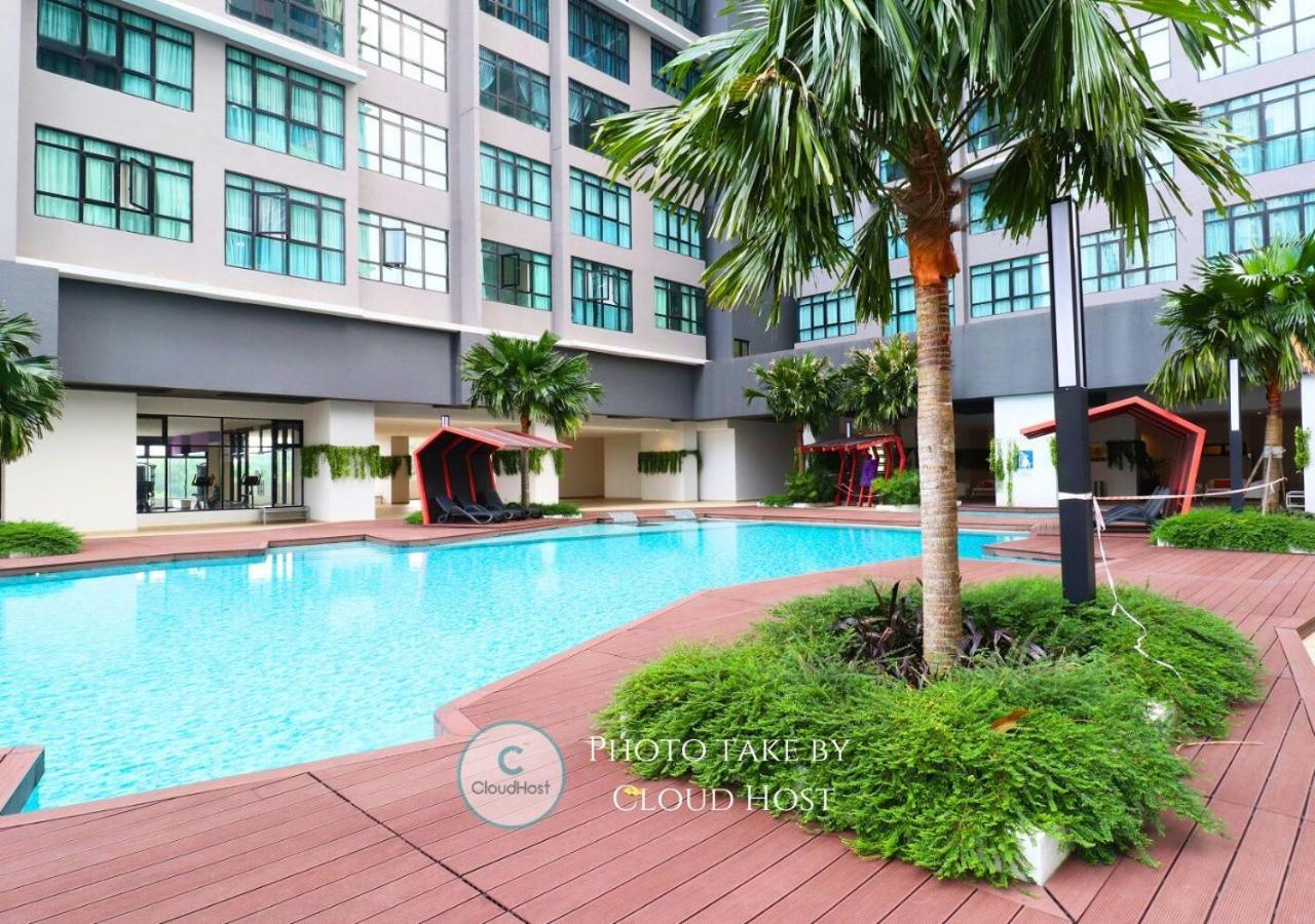 Cozy Near Ioi Mall, Maeps Serdang, By Cloud Host Apartment Putrajaya