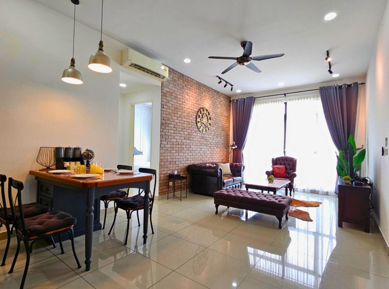 Cozy Near Ioi Mall, Maeps Serdang, By Cloud Host Apartment