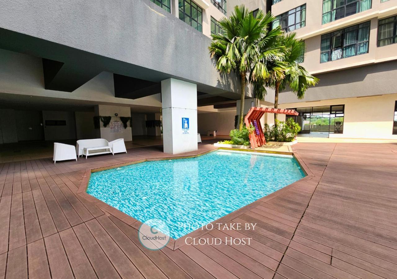 Apartment Cozy Near Ioi Mall, Maeps Serdang, By Cloud Host Putrajaya